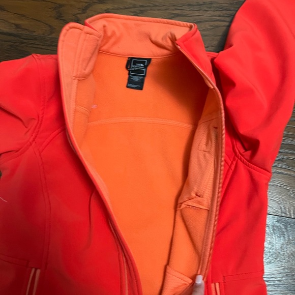 SOLD Like new Northface Women’s jacket - Picture 5 of 6